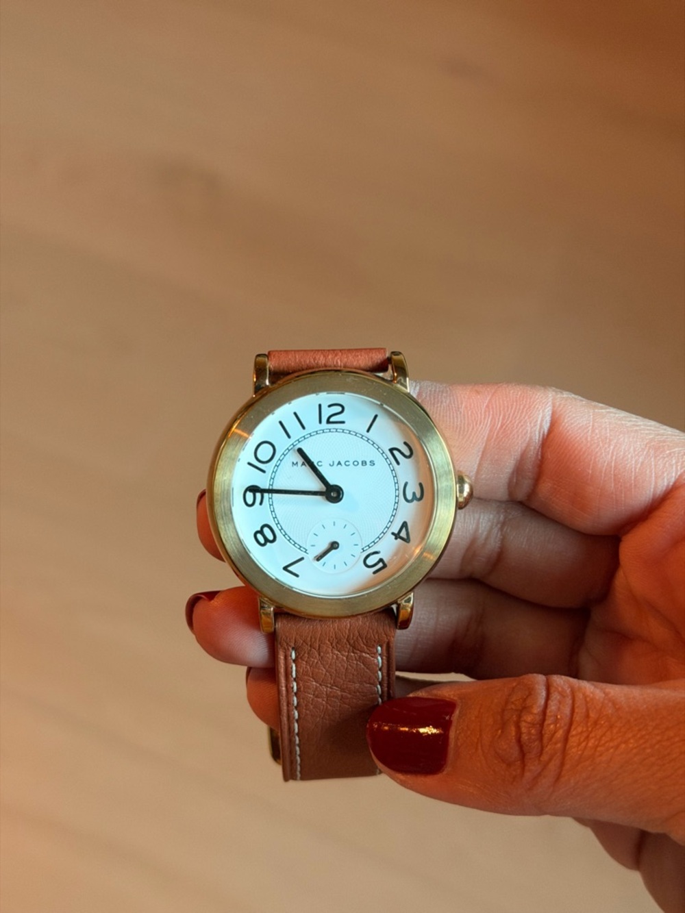 Classic Round Dial Leather Strap Watch - Brown & Gold - Picture 6 of 6